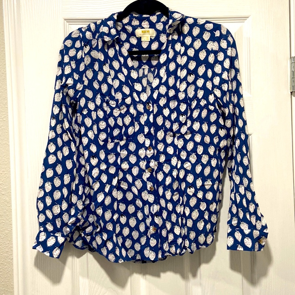 Maeve strawberry print button down — super soft!